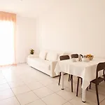 Miriam & Hotel apartamentowy Pietra Ligure