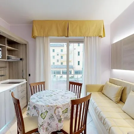 Hotel apartamentowy Miriam & 3*