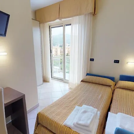 Miriam & 3* Pietra Ligure