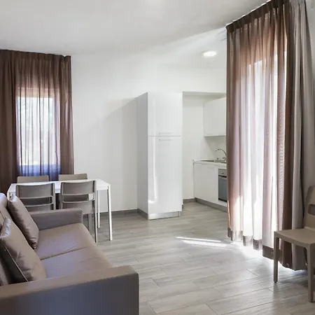 Miriam & Aparthotel 3*