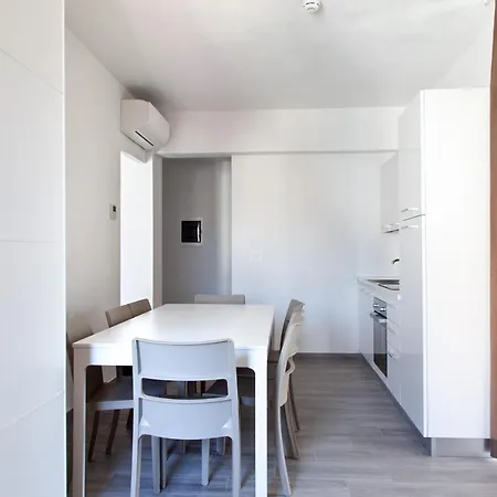 Miriam & Aparthotel 3*
