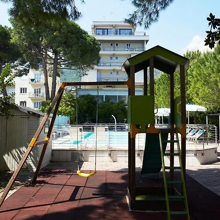 Miriam & Apartmanhotel 3*