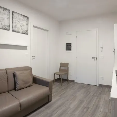 Miriam & Hotel apartamentowy Pietra Ligure