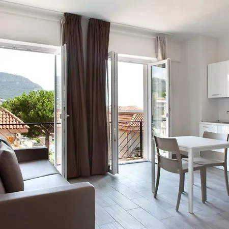 Miriam & Aparthotel 3*