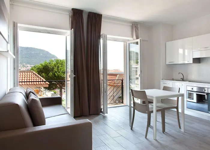 Miriam & Apartmanhotel 3*