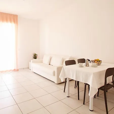 Miriam & Ξενοδοχείο με διαμερίσματα Pietra Ligure